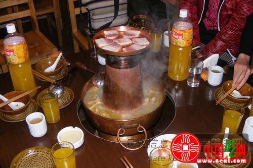 先烤肉，再烤菌子