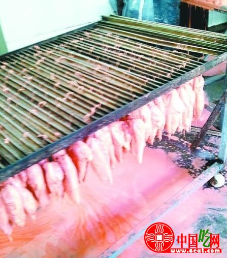 金汉斯烤鸭问题被曝光  鸭脯注料体重翻番