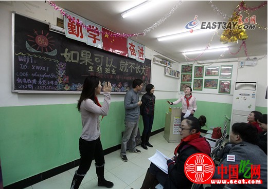 80年代记忆：上海首家80后主题餐厅受追捧（组图）