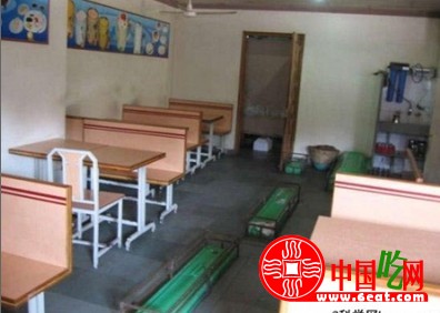 印度现墓地餐厅 店主：墓地代表着好运气（图）