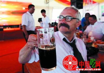 2012青岛金沙滩啤酒节8月5日结束 凭学生证门票5折