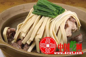 巴国布衣新菜单：近50道特价菜同时露脸（图）