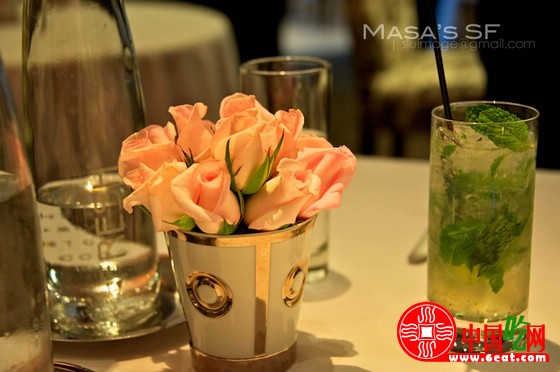 亲历美国高级法式餐厅 2千元没吃饱（图）