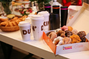 甜甜圈品牌“唐恩都乐”欲挑战星巴克