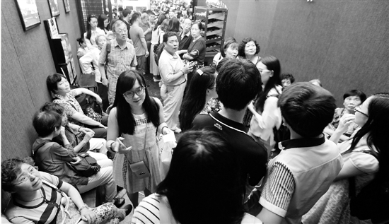 62外婆节 外婆家一天内19家店冲进2.3万吃货