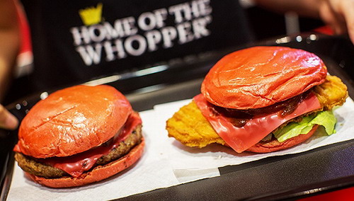 汉堡王日本推出新品红色汉堡