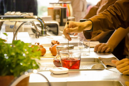 茶企的O2O体验站 “新式茶饮店”现身杭城