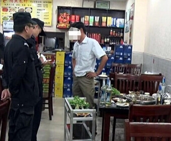 两男子频吃霸王餐 吃到中途借尿遁跑路