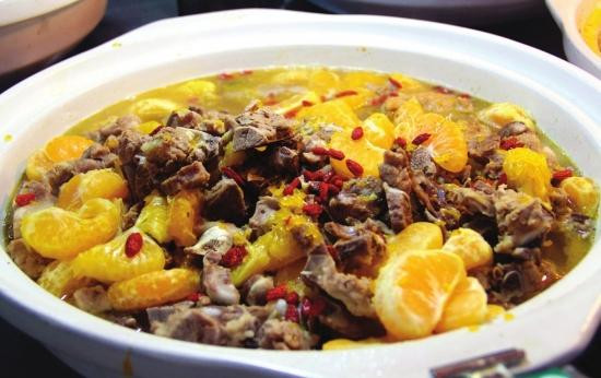 橘子炒排骨走红 盘点食堂奇葩菜