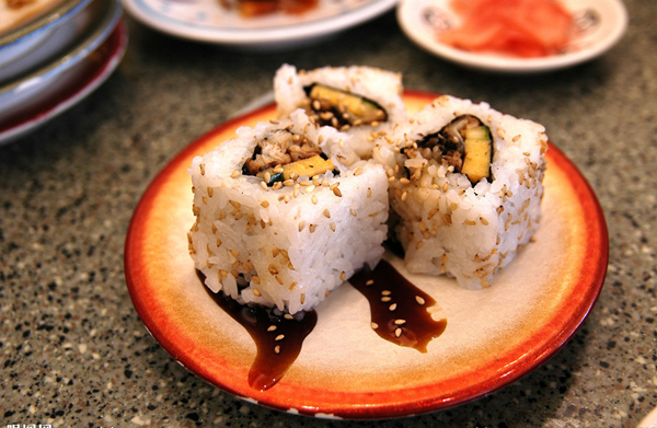 2015餐饮O2O行业报告：全国餐饮呈上涨趋势