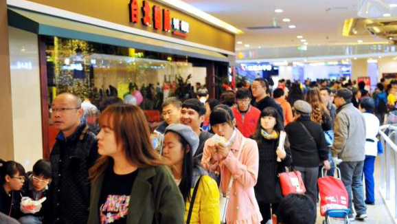 天津购物中心增加餐饮比例 客流冲高靠“颜值”