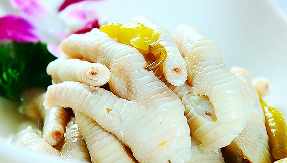 “泡椒凤爪第一股”转板赴A股排队 能卖44亿？